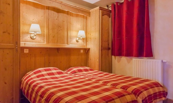 Lanslevillard Apartamento | 200m del centro estación, piscina, sauna, hammam, balcón, parking, tv, local para esquís, 50m²