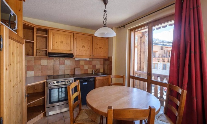 Lanslevillard Apartamento | 200m del centro estación, piscina, sauna, hammam, balcón, parking, tv, local para esquís, 30m²