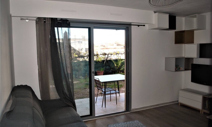Cros-de-Cagnes Apartamento | A 200 metros de la playa, luminoso apartamento de 2 dormitorios, gran jardín de 85 m².