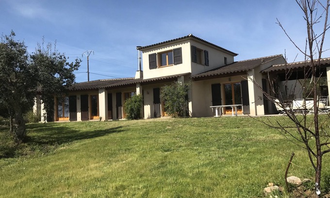 Pianotolli-Caldarello Casa | Villa de 200M2 con vista al mar equipada con 4 dormitorios de vacaciones muy cerca de playas de ensueño.