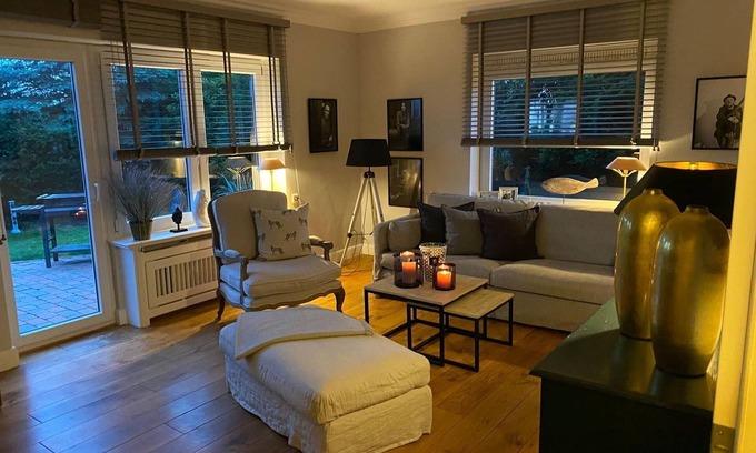 Kleinmorsum Apartamento | 200qm auf 2 Ebenen mit 3 Schlafzimmern, 4 Bädern, Garten und Eigener Sauna Lassen Keine Wünsche