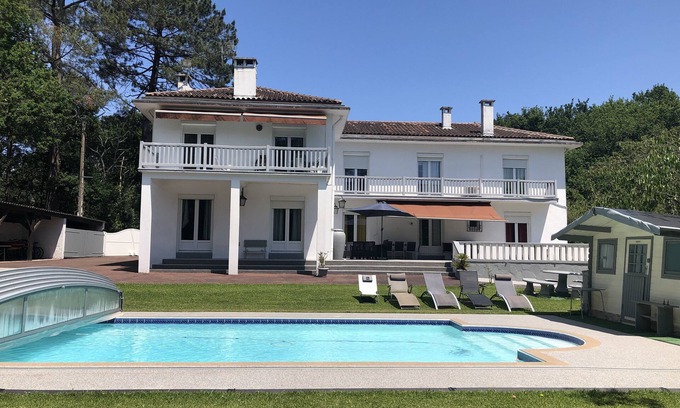 Bidart Villa | 200 m 2 piscina tenis sala de juegos privada 4000 m 2 | Biarritz / Bidart | Planta baja villa