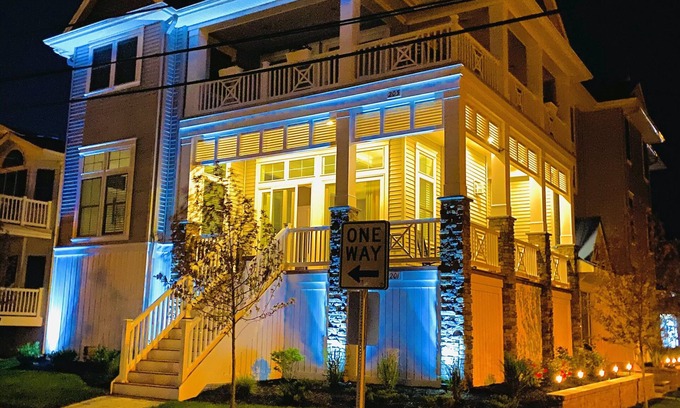 South End Condominio | 201 35th Street. Stunning 5BR/3 Bath Condo, STILL TIME TO BOOK SUMMER 2025!