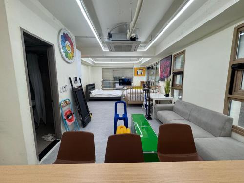 Seongsu Apartamento | 201, Atelier Seongsu Riverside Loft Cherry Blossom Road Han River airport bus