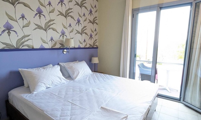 Kamena Vourla Casa | 201 | Okeania 4 persons Room 1st Floor