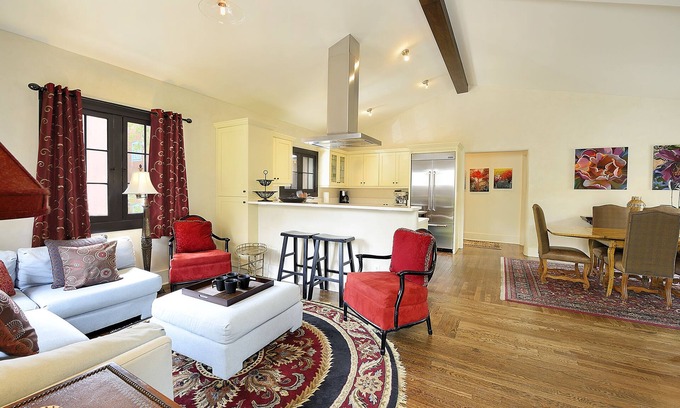 Historic Eastside Casa | Premio Heritage 2016 - Casa histórica de 3 dormitorios y 2 baños: ¡camine a todo!