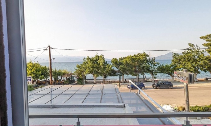 Kamena Vourla Casa | 202 | Okeania 3 persons 1st floor Seafront Room
