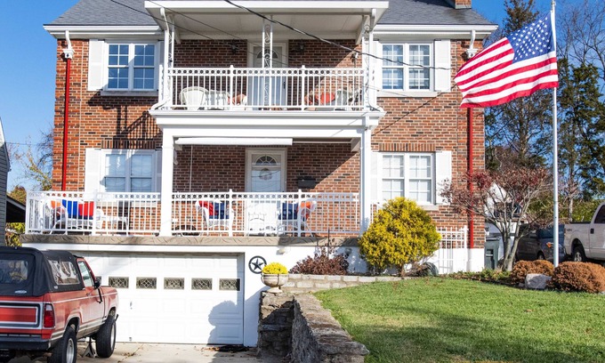 Cheviot Casa | 2023 Remodeled Colonial Style home features a Freshly Remodeled & Furnished Home