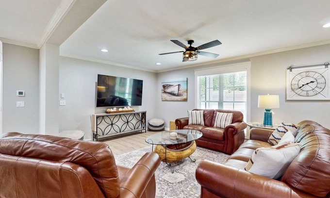 Gainesville Casa | 2025 Fully Renovated lakefront home with two-story dock, WiFi, & game room