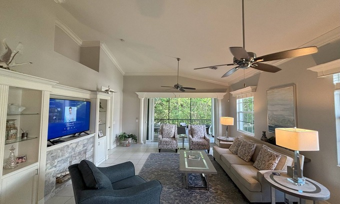 Miromar Lakes Condominio | 2025 Luxury 4BR Getaway at Miromar Lakes – Steps to Beaches, Pools & Pickleball!