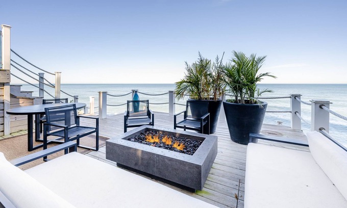 Grand Beach Casa | (Calendario 2020 ABIERTO! ¡5 noches de verano mínimo!) ¡Elegante finca frente al lago recién incluida con un mínimo de dos noches de verano!