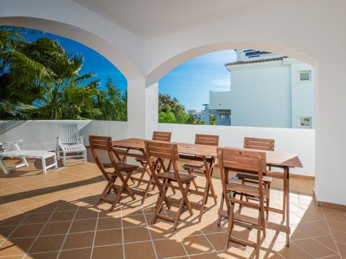 San Luis de Sabinillas Apartamento | 2044-Groundfloor with huge terrace and pools