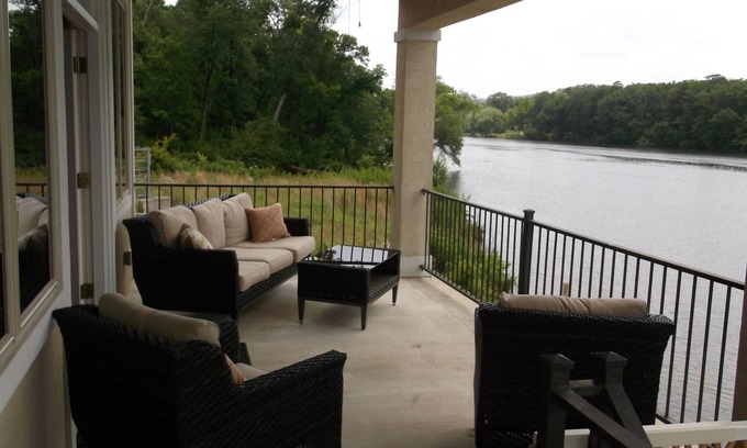 Jones Mills Casa | 205 Enchanted Cove Luxury Home