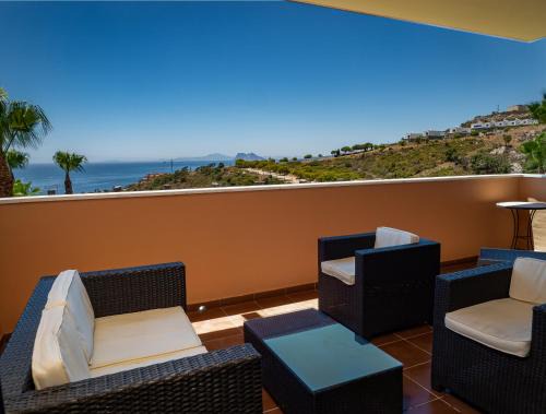 Manilva Apartamento | 2055-Superb 2bedrooms apt, Gibraltar and sea view