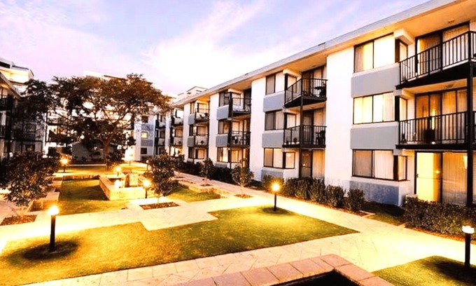 South Perth Apartamento | 206 South Perth Secret Sanctuary 1BR &Parking