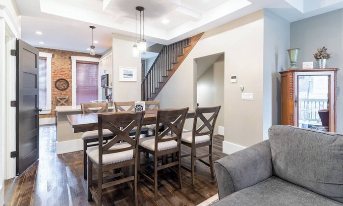 Madison Casa | #209 Kings, River View, Deck, Bicentennial Park