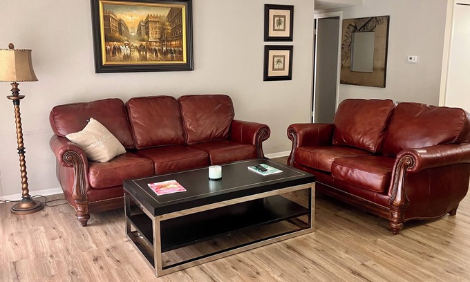 Daphne Condominio | 2090 Cozy Upstairs 2 Bedroom Condo on Mobile Bay