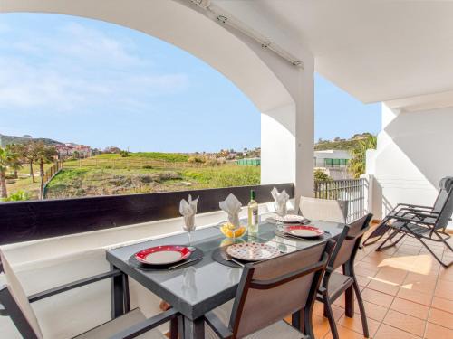 San Luis de Sabinillas Apartamento | 2091- Apt close from all amenities