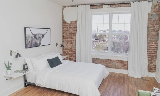 Brady Arts District Casa | 21 1/2 Boutique Hotel Unit 3-4