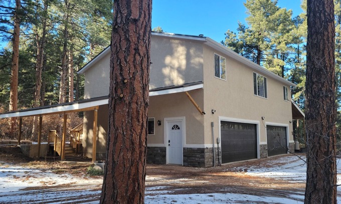 Rye Casa | 21 Acre Paradise-sleeps 11 in wooded wonderland