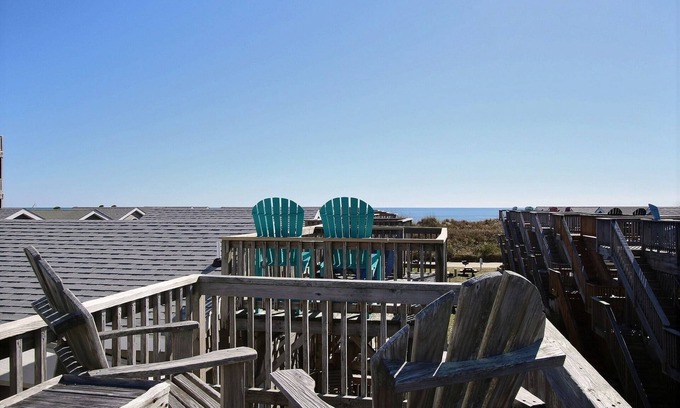 Hatteras Condominio | 21 Sandcastle Studio Bedroom Condo by RedAwning