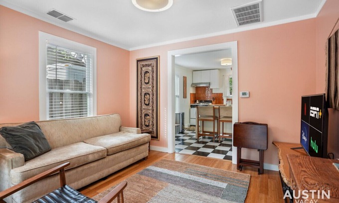 Holly Casa | 2109 Haskell #B xxxx