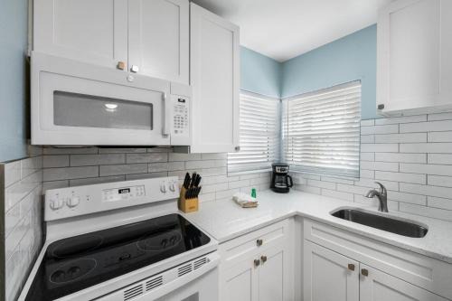 Madeira Beach Casa | #211 Surf Song Resort