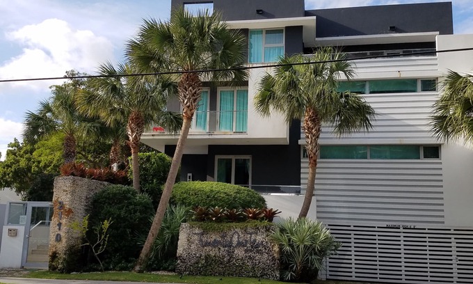 Brickell Casa | 2110 Brickell Avenue # 5