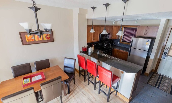 Canmore Chalet De Esquí | 212 Canmore Chalet With Beautiful Mountain Views