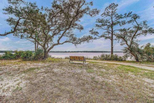 Navy Point Casa | 214 Payne Rd