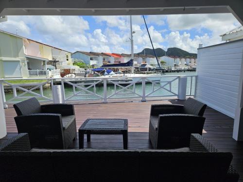 Jolly Harbour Apartamento | 216A Lower Level, Deluxe 1 Bedroom