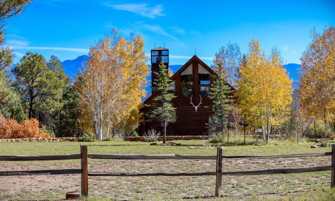 Pagosa Springs Casa | 218 Buttress Ave