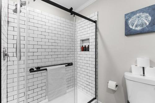 Birmingham Casa | 21st Street Evergreen Charm