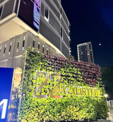 Downtown George Town Apartamento | 22 Macalisterz 2025 Georgetown Premium 顶楼无边泳池