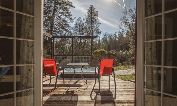 Midpines Casa | 22 Miles to Yosemite - Hot Tub, Hammocks, Fire Pit, Six Private Acres