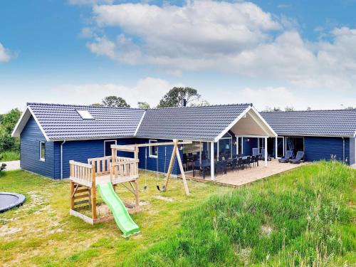 Bratten Strand Casa | 22 person holiday home in Jerup