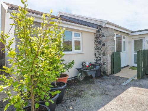 Mullion Casa | 22 Trembel Road