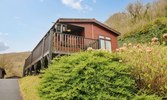 Barbrook Cabaña | 22 TWO LITTLE DUCKS, pet friendly, with a garden in Lynton