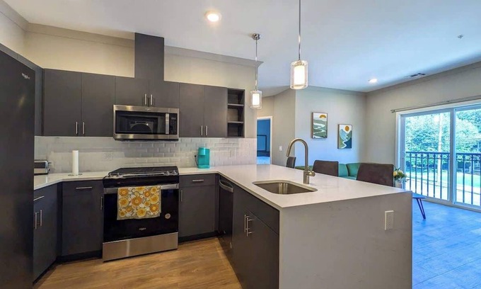 Dunellen Apartamento | 223 Brand New 2 Bdrm, 2 BATH, 1 Liv, 1 Kith