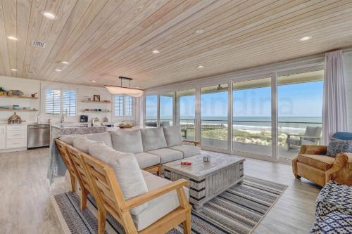 Ocean Cay Casa | 226 South Fletcher 2nd Floor