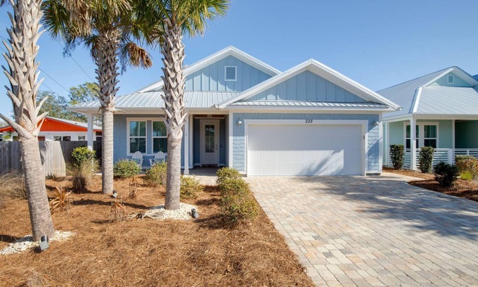 Laguna Beach Estates Casa | 228 Blue Pelican by Blueswell