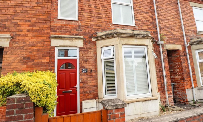 Grantham Casa | 23 BRIDGE END ROAD, pet friendly, with open fire in Grantham