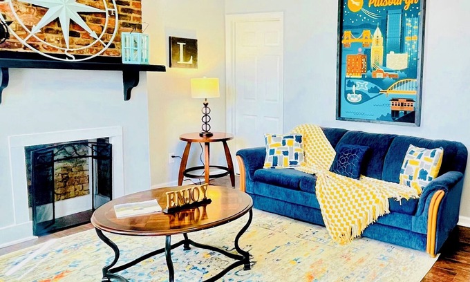 Central Northside Casa | Free Off-Street Park*2 King Beds* Walk to PNC PARK