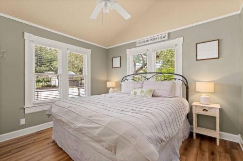 New Braunfels Casa | #23 The Rose Cottage at Garrison in Gruene