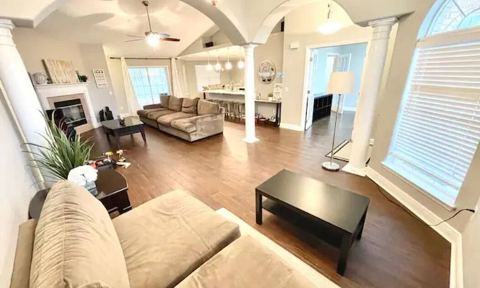 Northwest Pensacola Casa | 2300sqft Spacious and Functional Cul-de-Sac Gem Near I-10