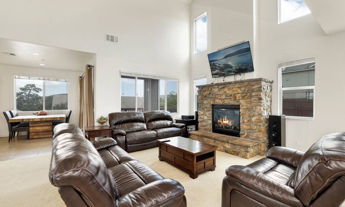 Big Bear Chalet De Esquí | 2309-maple Mountain Bliss 3 Bedroom Chalet by RedAwning