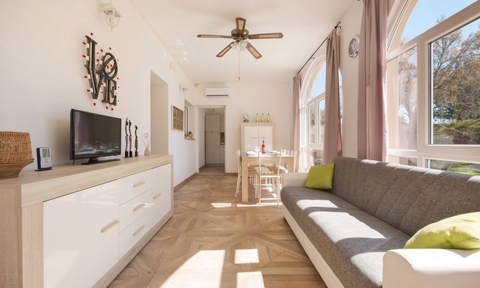 Giorgilorio Casa | 2317 Villa Rose by Barbarhouse