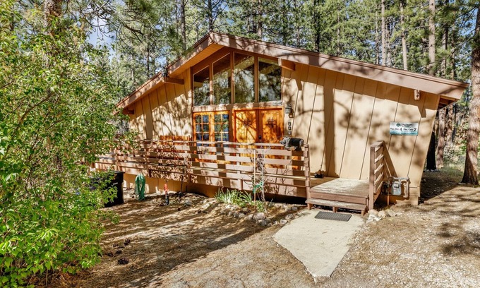 Big Bear Chalet De Esquí | 2331-ashwood Pines 2 Bedroom Chalet by RedAwning