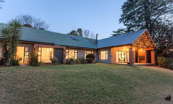 Greater Johannesburg Metropolitan Area Casa | 235 On Surrey