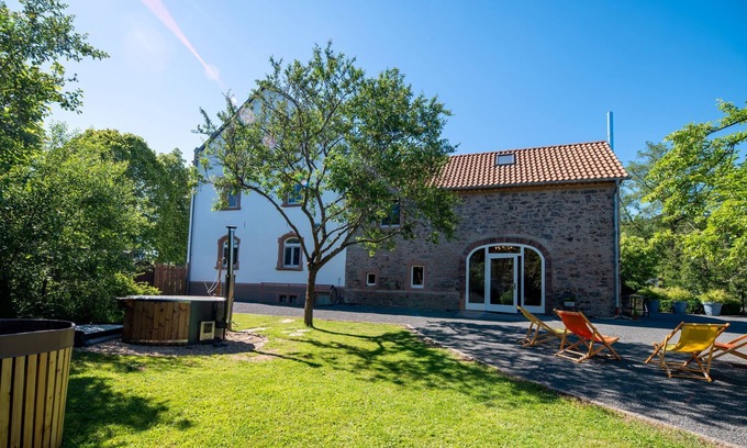 Juenkerath Casa | 24 Personen Haus mit 8 Schlafzimmern